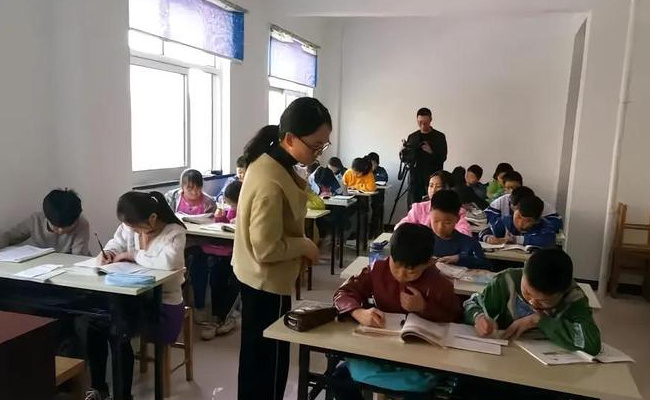 ​多地打击违规补课：奖1万鼓励举报 有哪些用处 