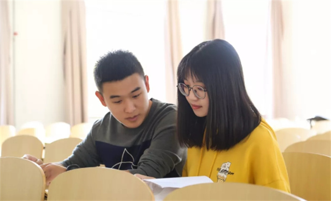 ​大学恋爱影响学业吗 恋爱和学业可以兼顾吗 