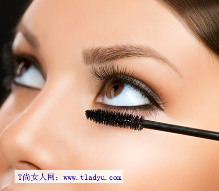 根根分明的扇形睫毛的上妆法，让你尽情展现魅力眼神