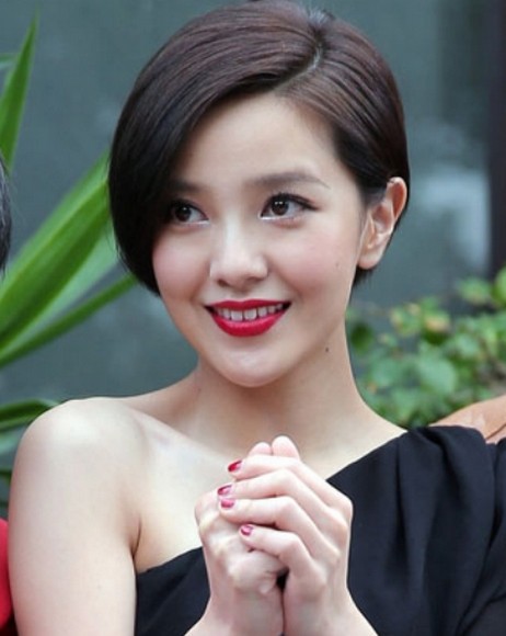郭采洁清爽短发，打造气质女王范