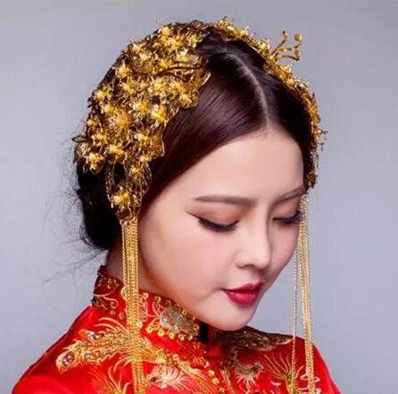 圆脸长发适合的复古中式新娘发型