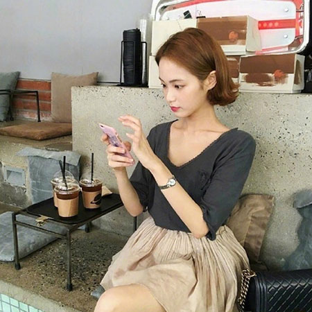 女生外翻短发发型 非常活泼可爱的一种短发