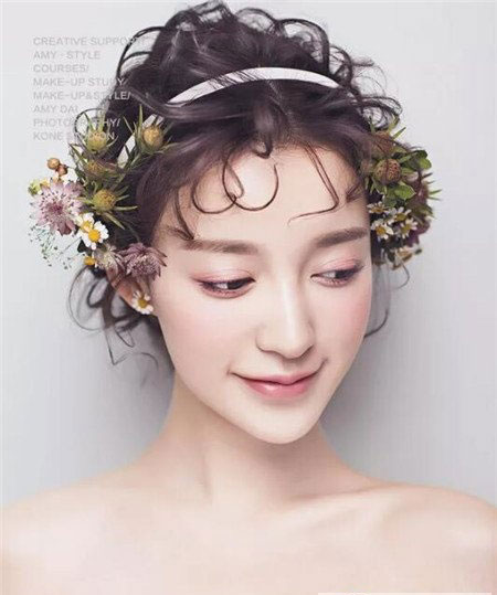 鲜花蓬松新娘盘发 蓬松慵懒有气质