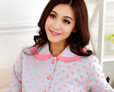 怎么选择合适的孕妇月子服 怎么选择合适的孕妇月子服