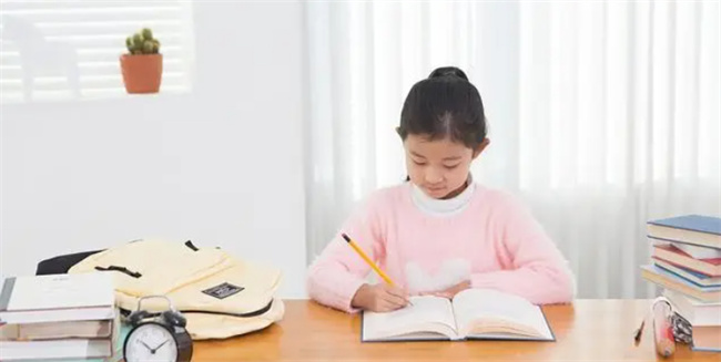 不要再羡慕别人家娃有多自觉了 试试这3种方法 培养出自觉的娃 