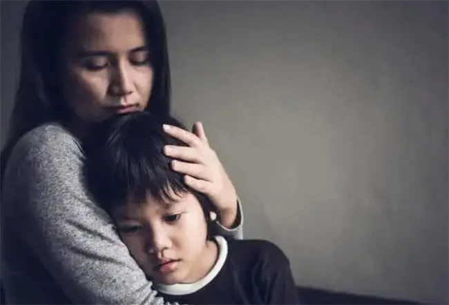 带着儿子的单亲妈妈 为何“再婚率”最低 原因既心酸又现实 