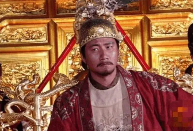 朱允炆对朱棣削藩 因一人叛变失去最佳时机 最终一败涂地 