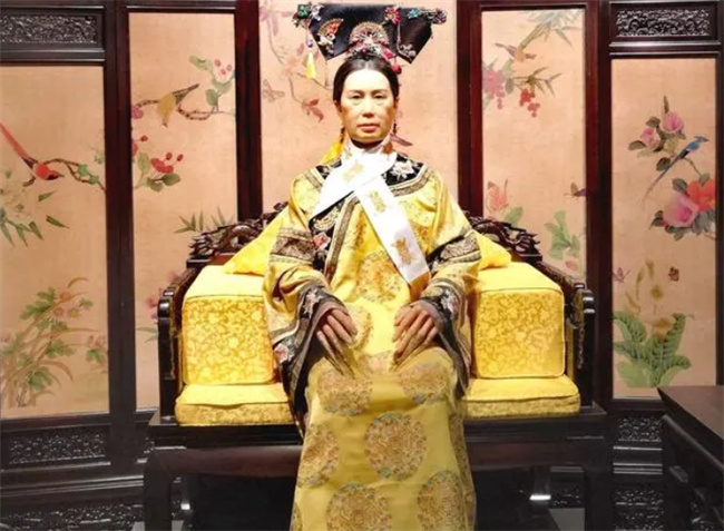 大太监李莲英 在慈禧死后还活了三年 他的结局如何 