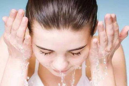 夏季如何护肤？掌握正确护肤方法清爽一“夏”