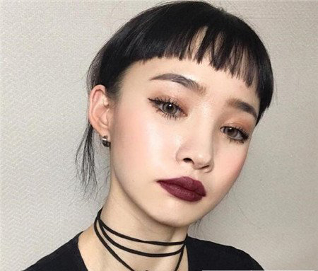 最流行的发型“眉上刘海”短发发型设计搭配！