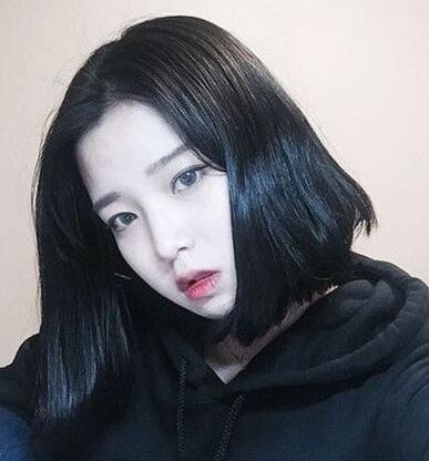 最新中分短发适合的脸型