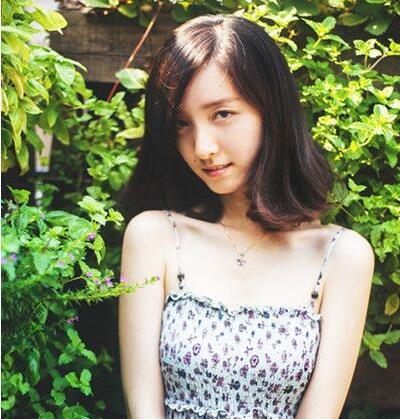 发际线高的女生适合这些发型 秒变女神