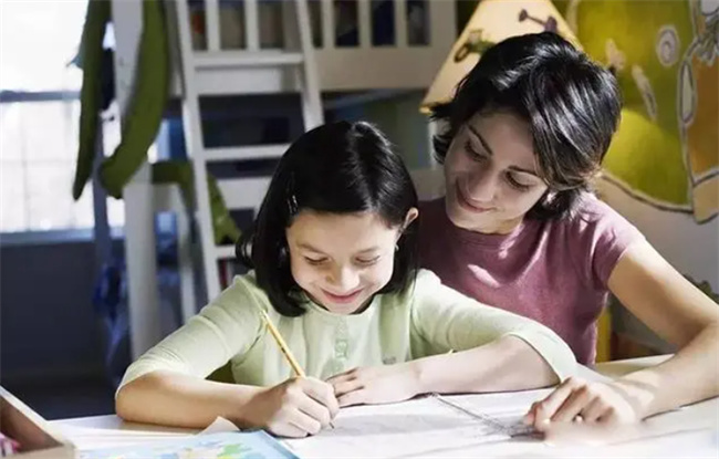 具备四个特征的妈妈 培养出来的孩子会更优秀 看看占几个 