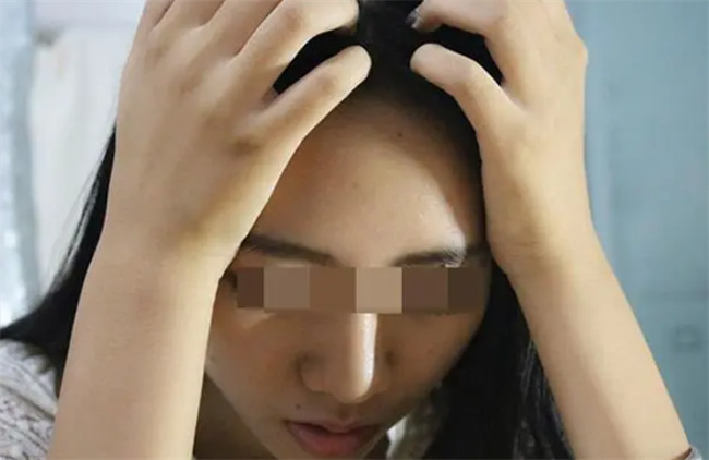 现在的90后 为啥大多不愿生孩子 只因被身后这三座“大山”压着 