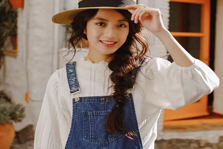 女人服饰春季常见穿搭，衬衫也是有甜美范