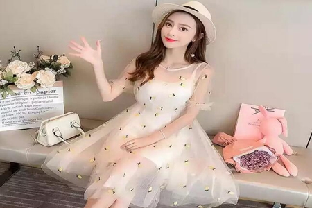 女人服饰初春连衣裙,穿搭这4条能美美的撩汉