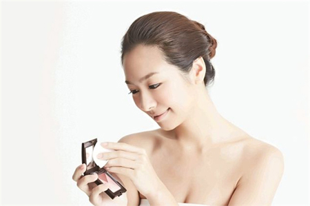 打破化妆品使用期限的迷思