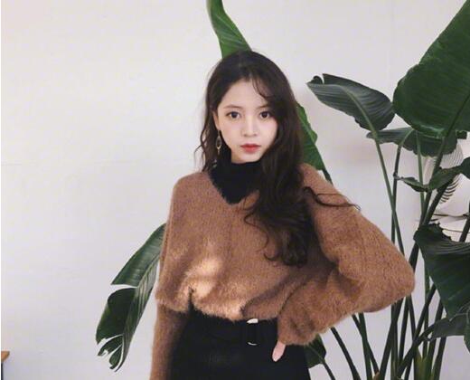 今年流行的中长发烫发发型