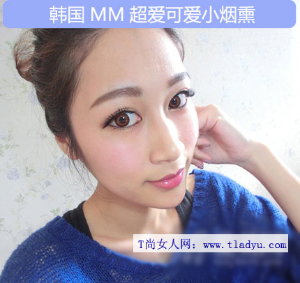 韩国MM示范小烟熏妆的画法教程