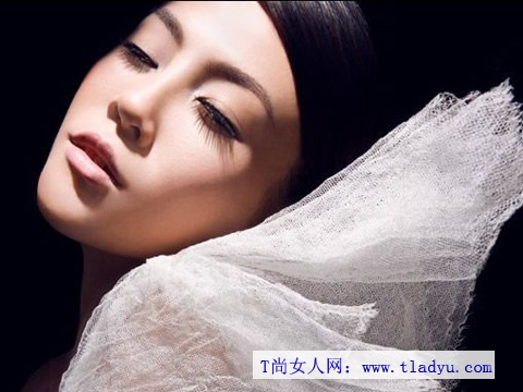 4个化妆小技巧 打造完美自然妆容