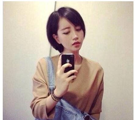 女生经典往里扣的短发发型