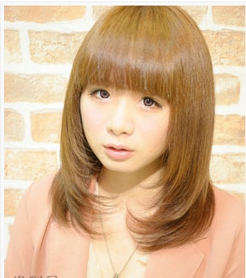 夏日甜美的女生中发发型推荐 轻松打造出甜美的邻家女孩气质