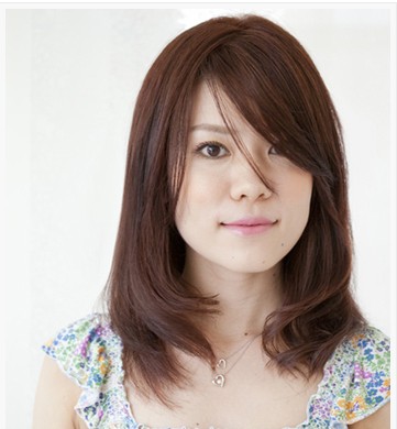 夏日甜美的女生中发发型推荐 轻松打造出甜美的邻家女孩气质