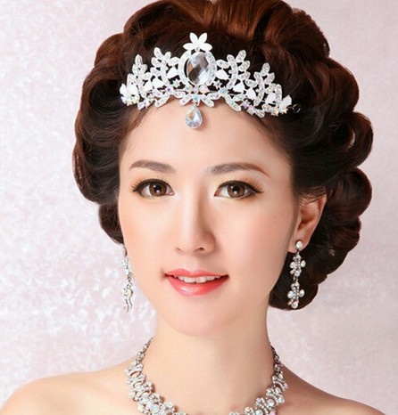 高贵温婉新娘发型 显得高贵大方