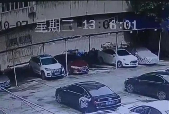 有人告诉你 你家娃闯祸了 你第一反应会是什么 