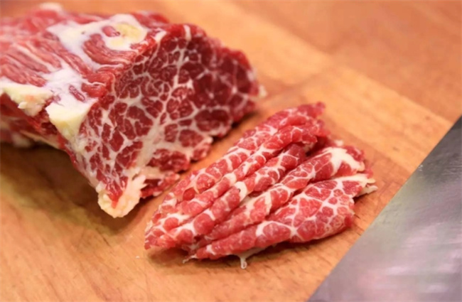 炒牛肉时 不要放盐和料酒腌制 教你正确做法 牛肉鲜嫩又好吃 