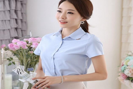 女性春季潮流的穿搭，比较合适学生党上班族