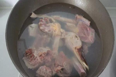 老鸭汤的做法，这道清炖滋补老鸭汤做法汤鲜味美