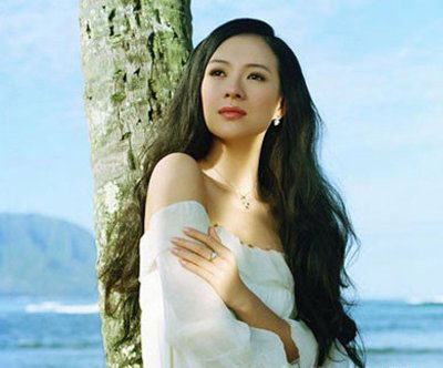 度假女生时尚发型 海边度假怎能少得了