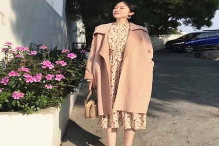 女生想变高挑和变美，那就春天穿搭碎花裙