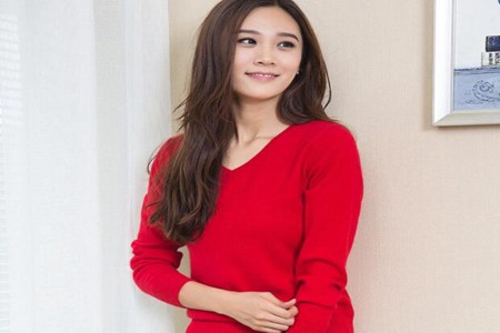女生的毛衣不要那么多，这4件就能有时尚女郎