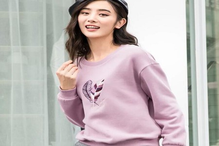 女生初春衣服挑选作战，让你引领时尚潮流风