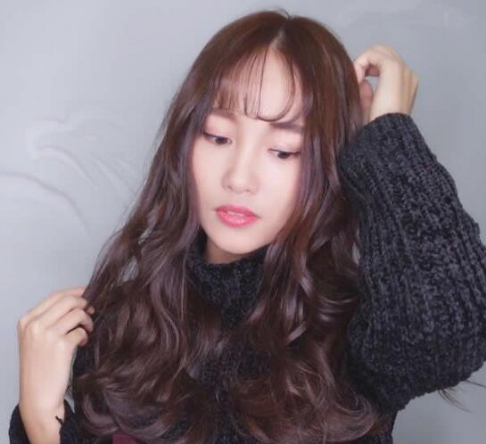 甜美显气质的女学生发型设计与脸型搭配大全