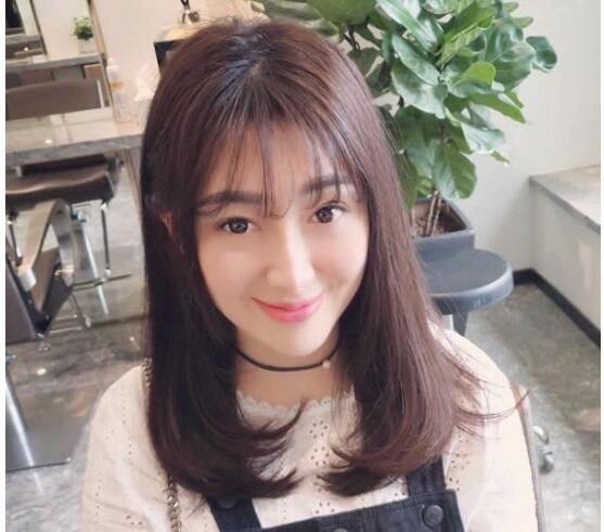 甜美显气质的女学生发型设计与脸型搭配大全