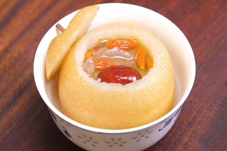冰糖雪梨的功效与作用，这款营养丰富正确煮梨水的方法