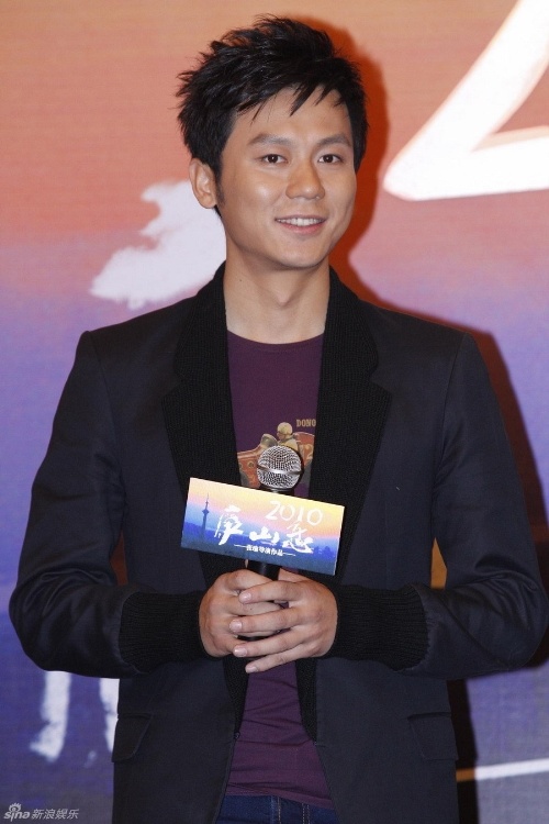 最帅气的男生流行的发型 时尚成熟的感觉