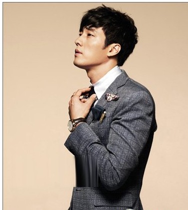 最新流行韩式男生发型 尽显帅哥的优雅气质
