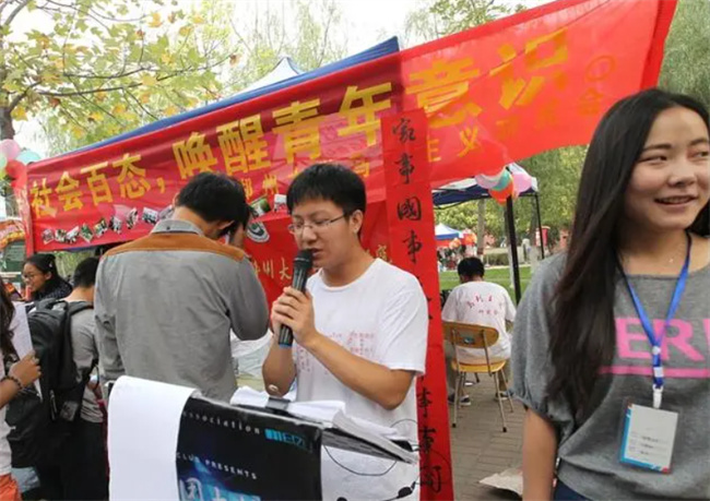加学分就那么重要 学长学姐提醒新生 辅导员画的饼别都信 