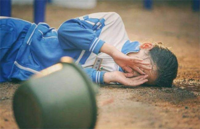 孩子有暴力倾向怎么办 小孩暴力倾向如何矫正 