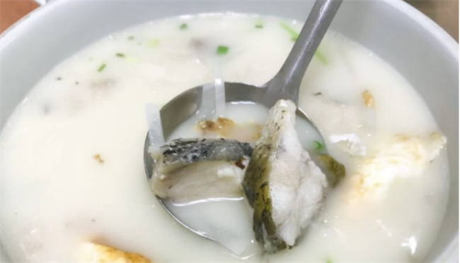 不管煮什么鱼汤 牢记4点 鱼汤奶白鲜美 香浓没腥味 真好喝 