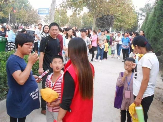 怎么提起孩子的上学兴趣 利用这些小细节 给孩子制造惊喜 