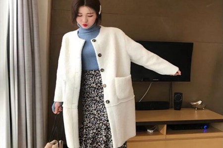 女人冬季时髦穿搭三种，让你有大大的女人味