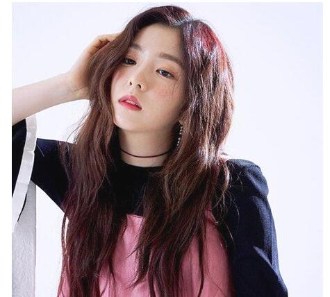 2023发型流行趋势女生长发烫发发型