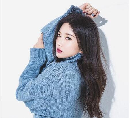 2023发型流行趋势女生长发烫发发型