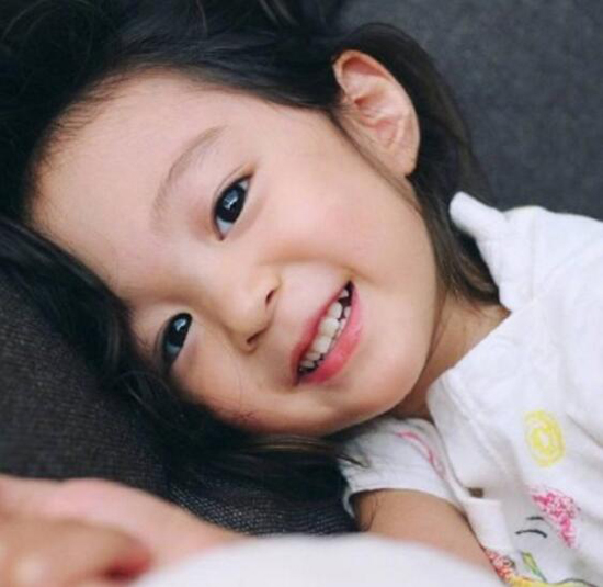 女宝宝最流行的发型  幼儿短发扎发大全