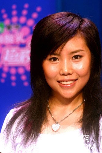 “超级女生”纪敏佳的性感女郎